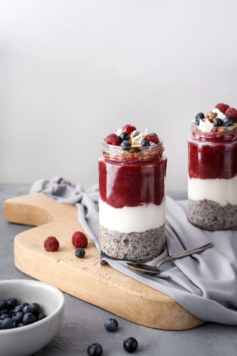 chia pudding s acai a malinami | recept | acaico.eu